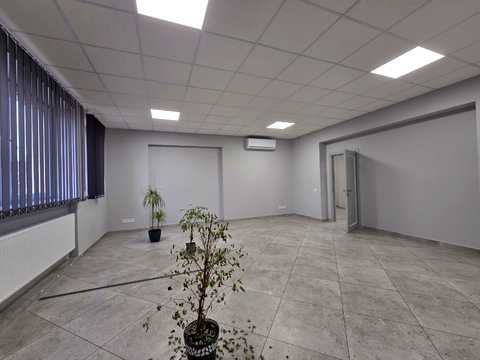 комерційна за адресою Кардинала Любомира Гузара вул., 49