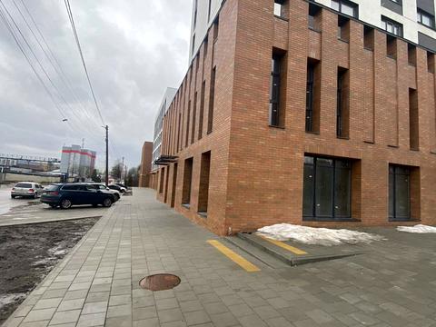 комерційна за адресою Майданна вул., 31