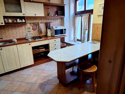 комерційна за адресою Братів Рогатинців вул., 18