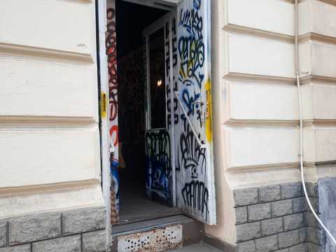комерційна за адресою Патріарха Димитрія Яреми вул. (Антона Чехова), 30