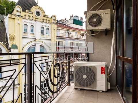 комерційна за адресою Воздвиженська вул., 51