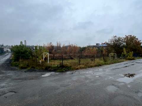 участок по адресу Вишнёвая ул., 1
