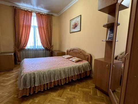 квартира за адресою Вʼячеслава Чорновола просп. (), 1