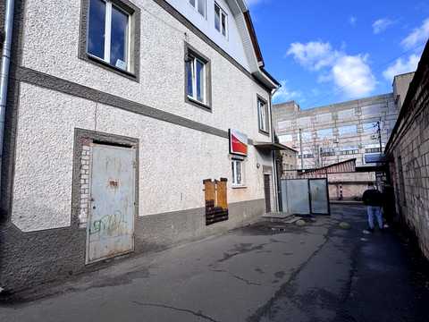 комерційна за адресою Київська вул., 83