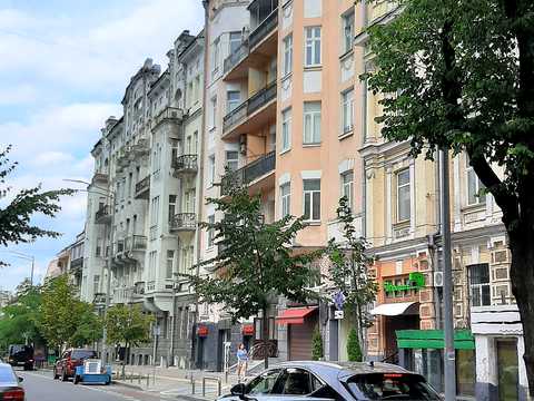 комерційна за адресою Євгена Чикаленка вул. (Пушкінська), 23б