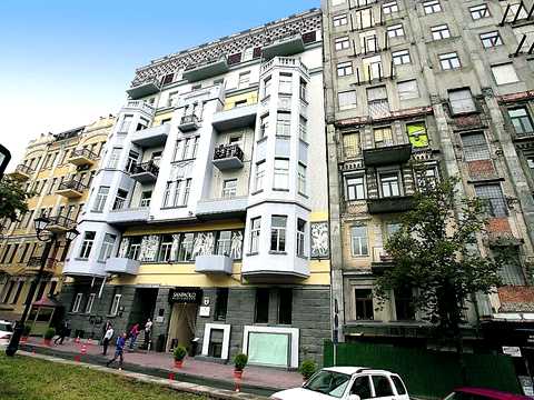 коммерческая по адресу Музейний пер., 4