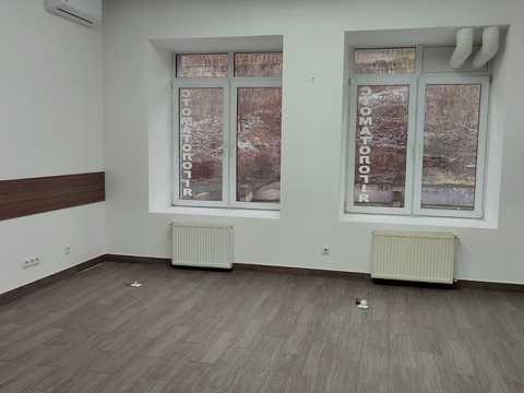 комерційна за адресою Миколи Грінченка вул., 4в