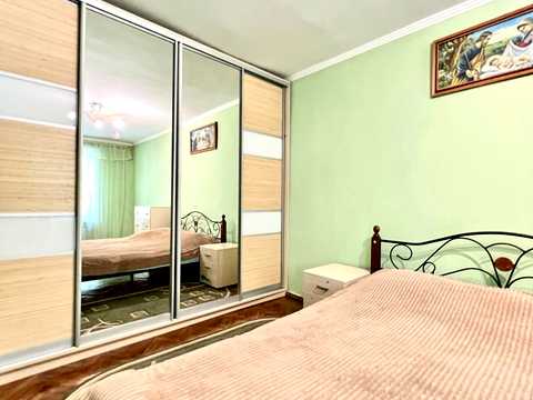 квартира за адресою різні, 6