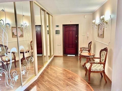 квартира за адресою Тополина вул., 18