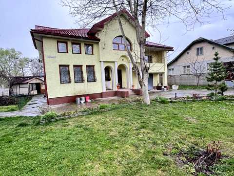будинок за адресою с. Угринів, Галицька вул., 13