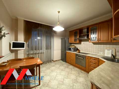 квартира за адресою Миколи Амосова вул., 4б