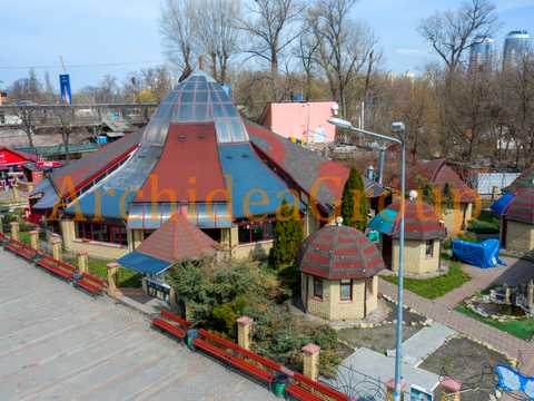 комерційна за адресою Броварський просп., 18Г