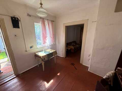 квартира за адресою Вишнева, 13