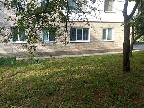 комерційна за адресою Інститутська вул., 20