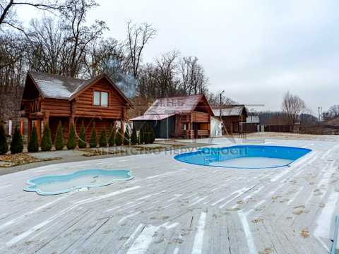 комерційна за адресою Шкільна вул., 1