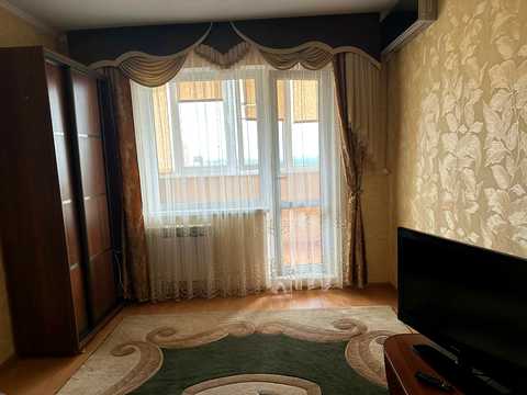 квартира за адресою Академіка Глушкова просп., 4