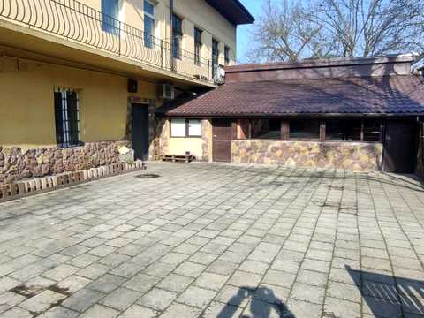 1796674856046458