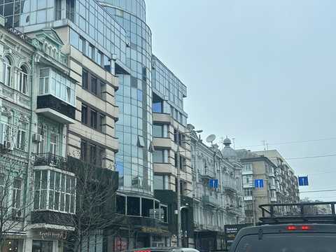 комерційна за адресою Васильківська вул., 62/64