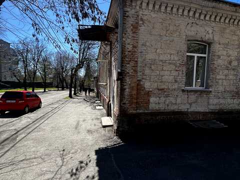 комерційна за адресою Арсенія Тарковського вул. (Володарського)
