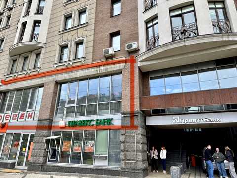 комерційна за адресою Саксаганського вул., 120