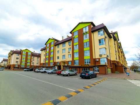 комерційна за адресою Райдужна вул., 86
