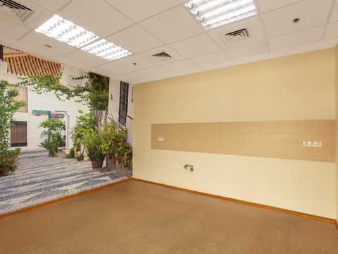 комерційна за адресою Миколи Амосова вул., 12
