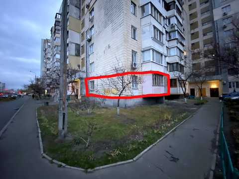 комерційна за адресою Анни Ахматової вул., 11