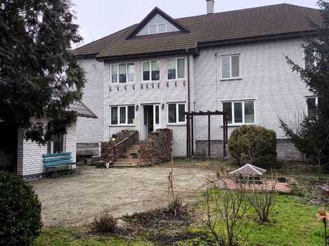 комерційна за адресою Матросова, 2