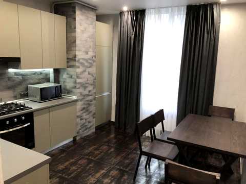 квартира за адресою Практичная, 3