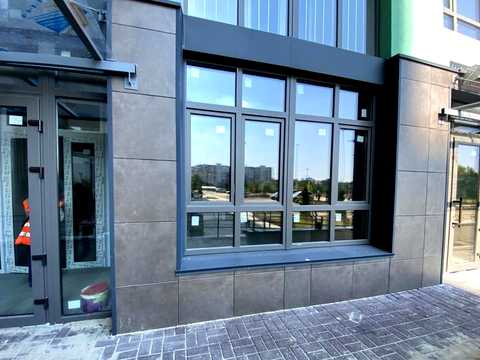 комерційна за адресою Тираспольська вул., 52-60