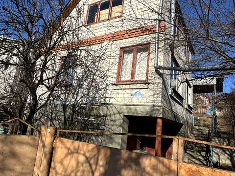 будинок за адресою Вишнева вул., 7