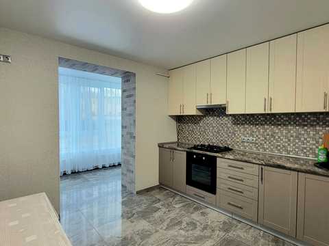 квартира за адресою Домбровського вул., 4