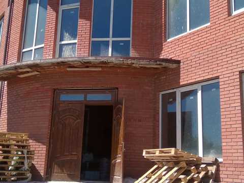 коммерческая по адресу Набережна, 1