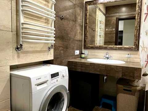 квартира за адресою Феодосійська вул., 3-В