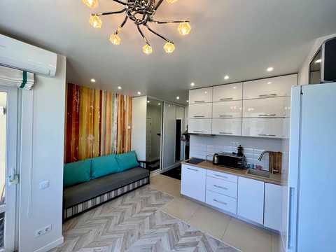 квартира за адресою Практична вул., 8