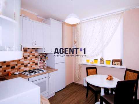 квартира за адресою с. Петропавлівська Борщагівка, Миру вул., 9, корп. 1;9, корп. 2