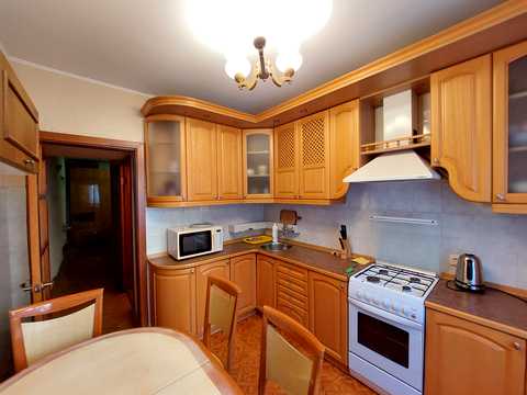 квартира за адресою Раїси Окіпної вул., 3-А