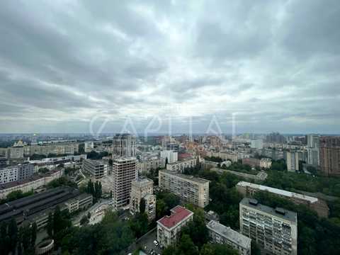 комерційна за адресою Кловський узвіз, 7
