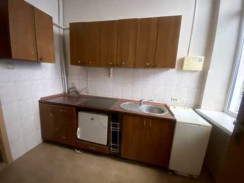 коммерческая по адресу Театральная пл., 3