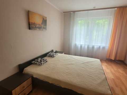 квартира за адресою Анни Ахматової вул., 24