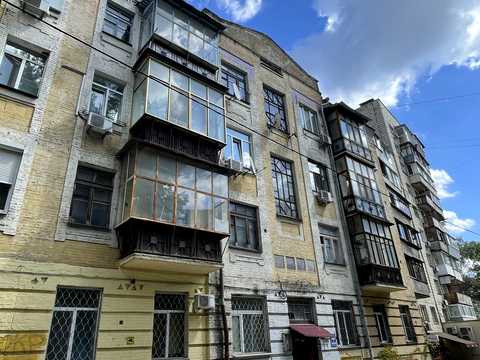 комерційна за адресою Чеховський пров., 4