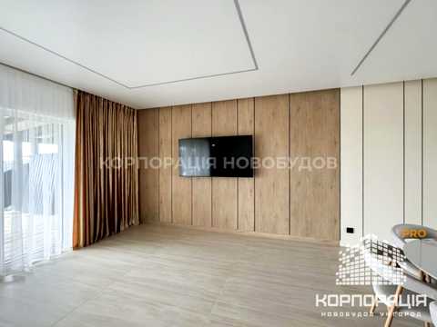 будинок за адресою с. Сторожниця, Волошкова, 10А