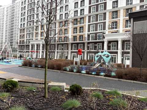 коммерческая по адресу Михаила Максимовича ул. (Онуфрія Трутенка), 24-Г