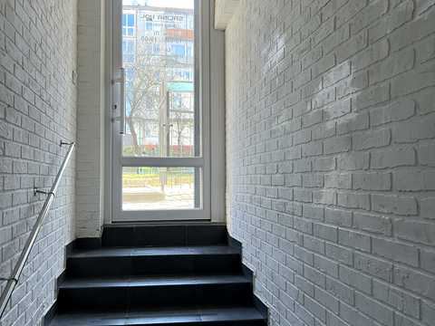 комерційна за адресою Миру просп., 73/3