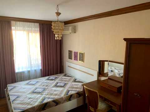 квартира за адресою Героїв просп., 12