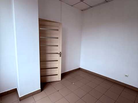 комерційна за адресою Міклоша Берчені вул., 5