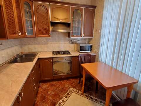 квартира за адресою Почайнинська вул., 45/48