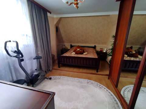 будинок за адресою с. Нові Петрівці, Щаслива вул.