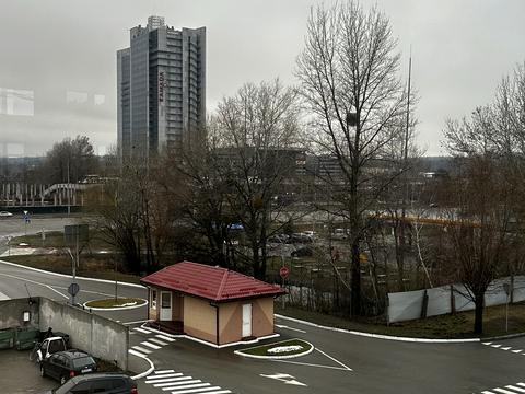 комерційна за адресою Лютнева вул., 58