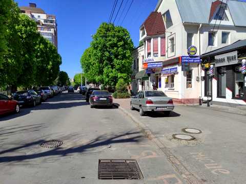 коммерческая по адресу Грушевського ул., 57